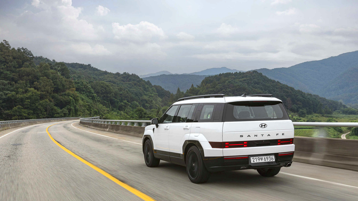 hyundai-santafe-530-discount-april-promotion-2026 (6)