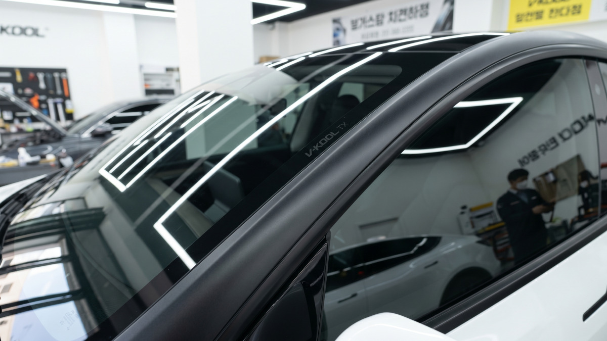 tesla-model-y-juniper-window-tint-recommend (3)