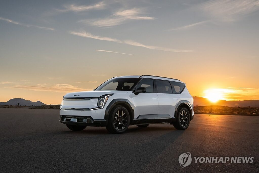 kia-ev9-global-awards-relay-autobildbolvo-iihs-euroncap (3)